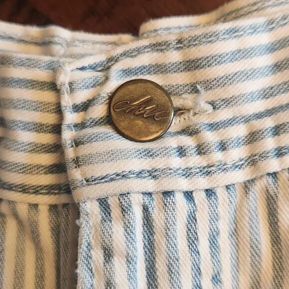 VTG 80s Chic High Rise Pinstriped Cotton Denim Shorts | 24" Waist - Picture 5 of 9
